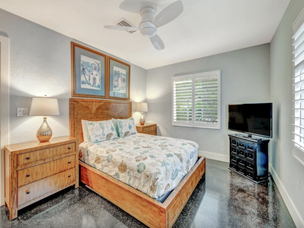Lido Key Vacation House with Pool Near St. Armands Circle